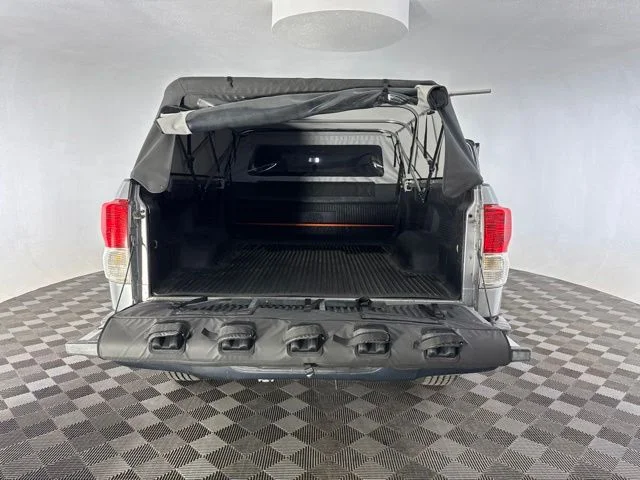 Used 2010  Toyota Grade image 18