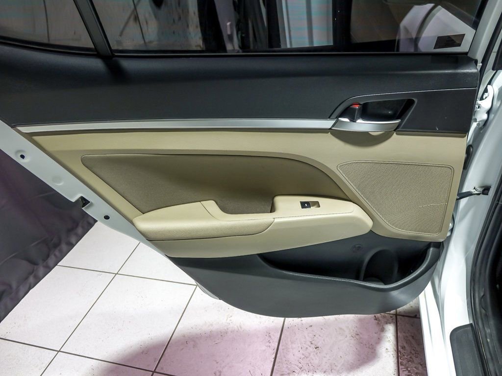 2020 HYUNDAI ELANTRA - Image 27