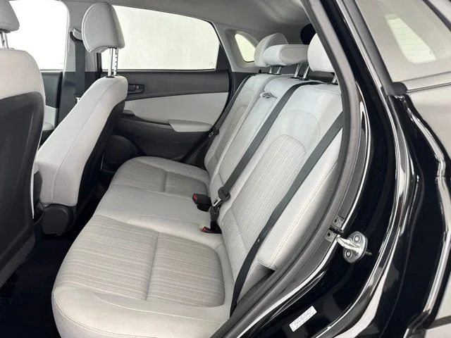 Used 2023 Black Hyundai SEL image 26