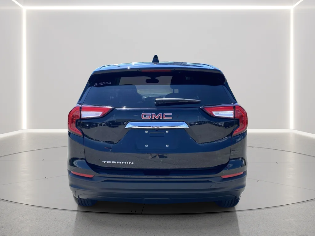 Used 2024 Ebony Twilight Metallic GMC SLE image 4