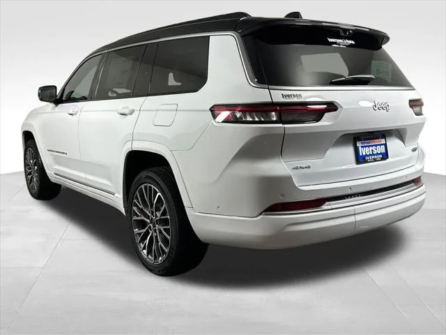 New 2026 Bright White Clear-Coat Exterior Paint Jeep Summit image 7