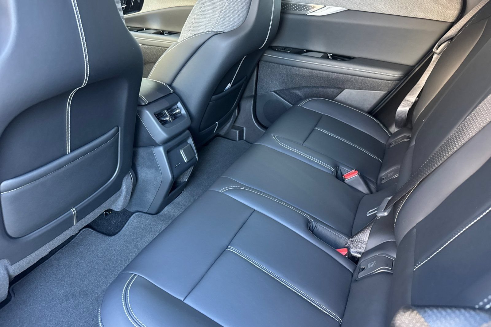 2027 Cadillac OPTIQ Luxury - Photo 12