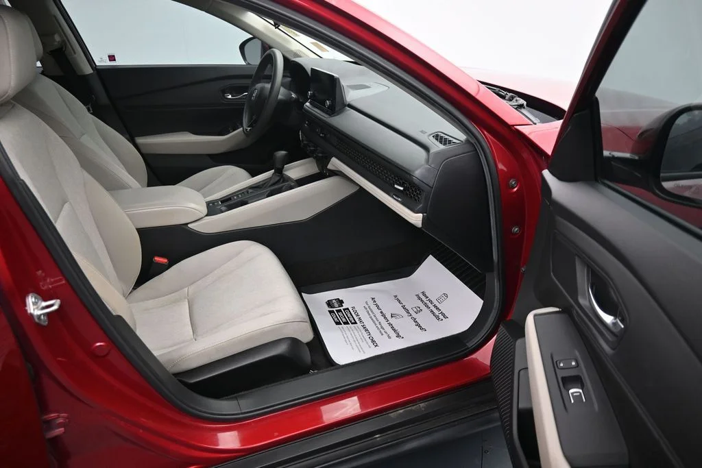 Used 2024  Honda EX image 12