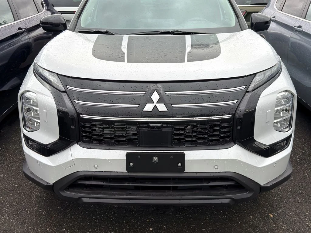 New 2026 White Diamond Mitsubishi LE image 23