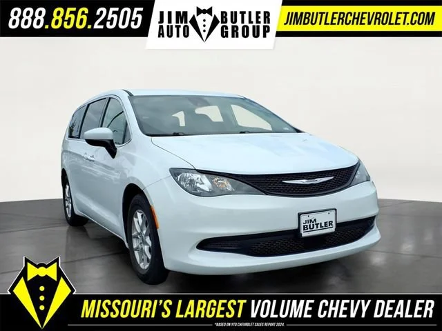 Used 2023  Chrysler LX image 27