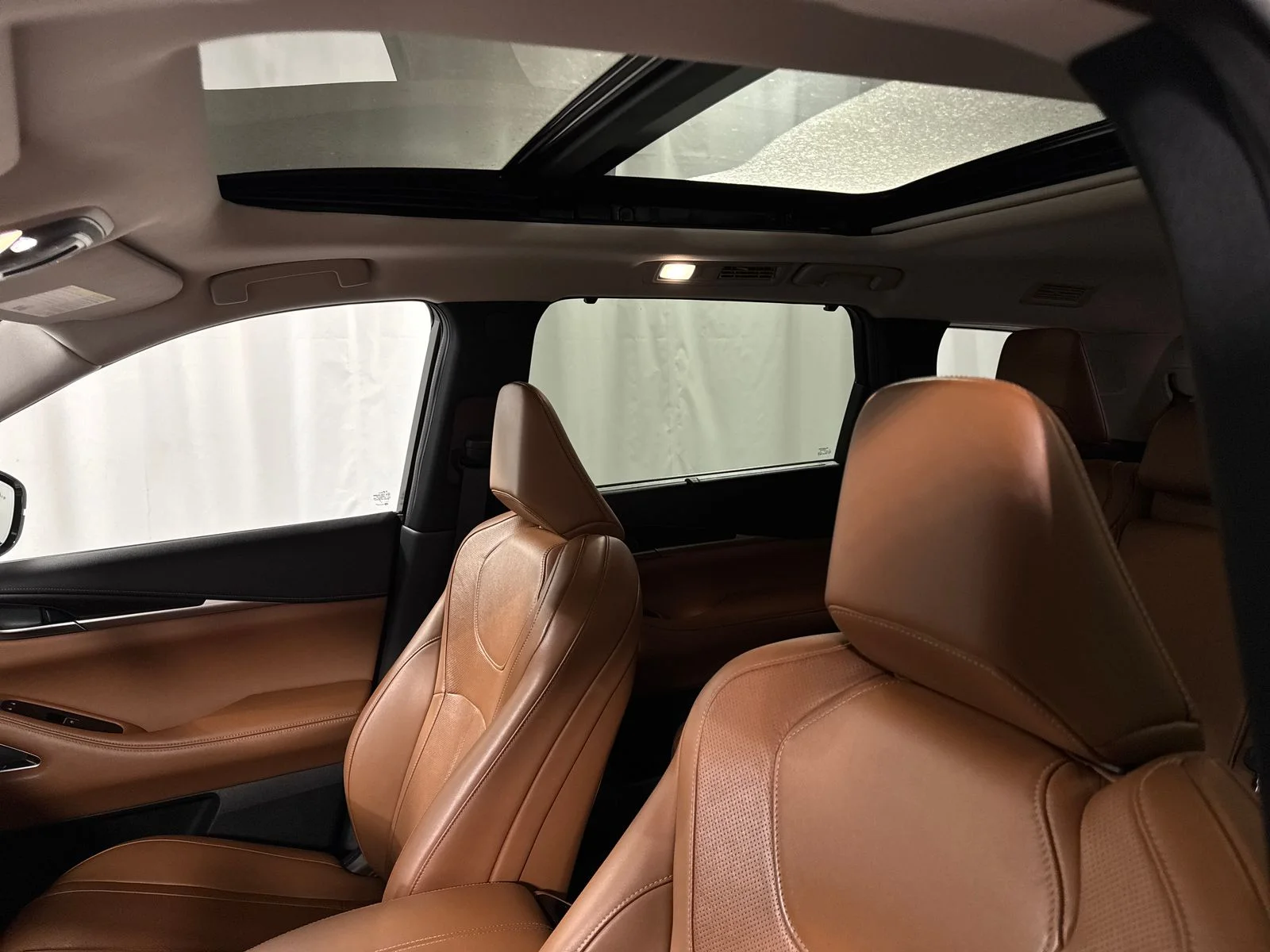 Used 2022 White INFINITI Sensory image 28