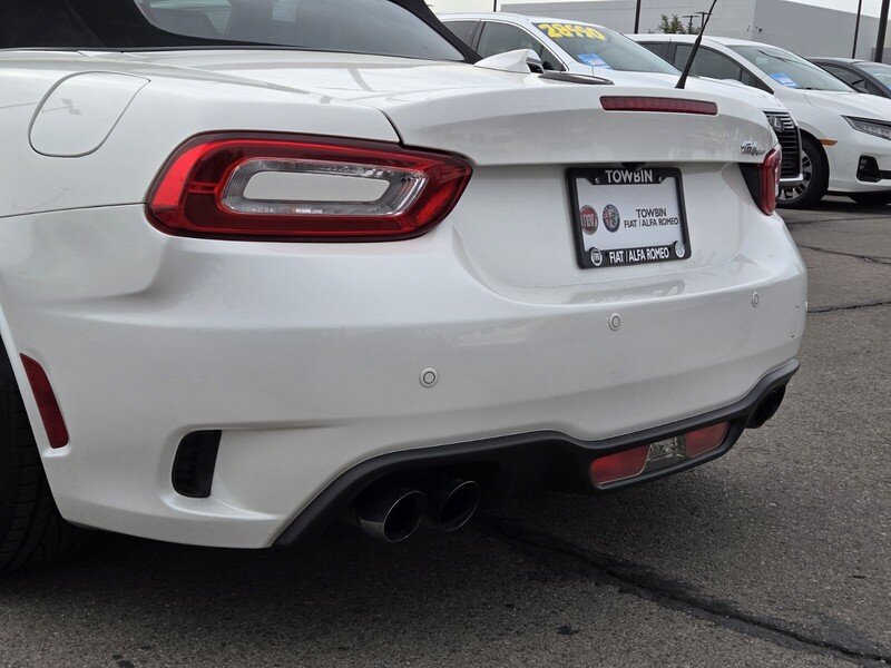 Used 2019 Pearl FIAT ABARTH CONVERTIBLE image 5