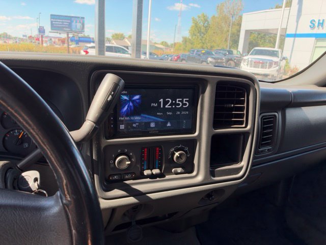 Used 2004 Beige GMC SLE image 20