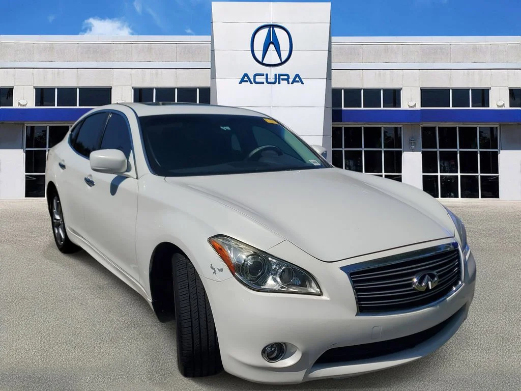2013 INFINITI M 37's photo