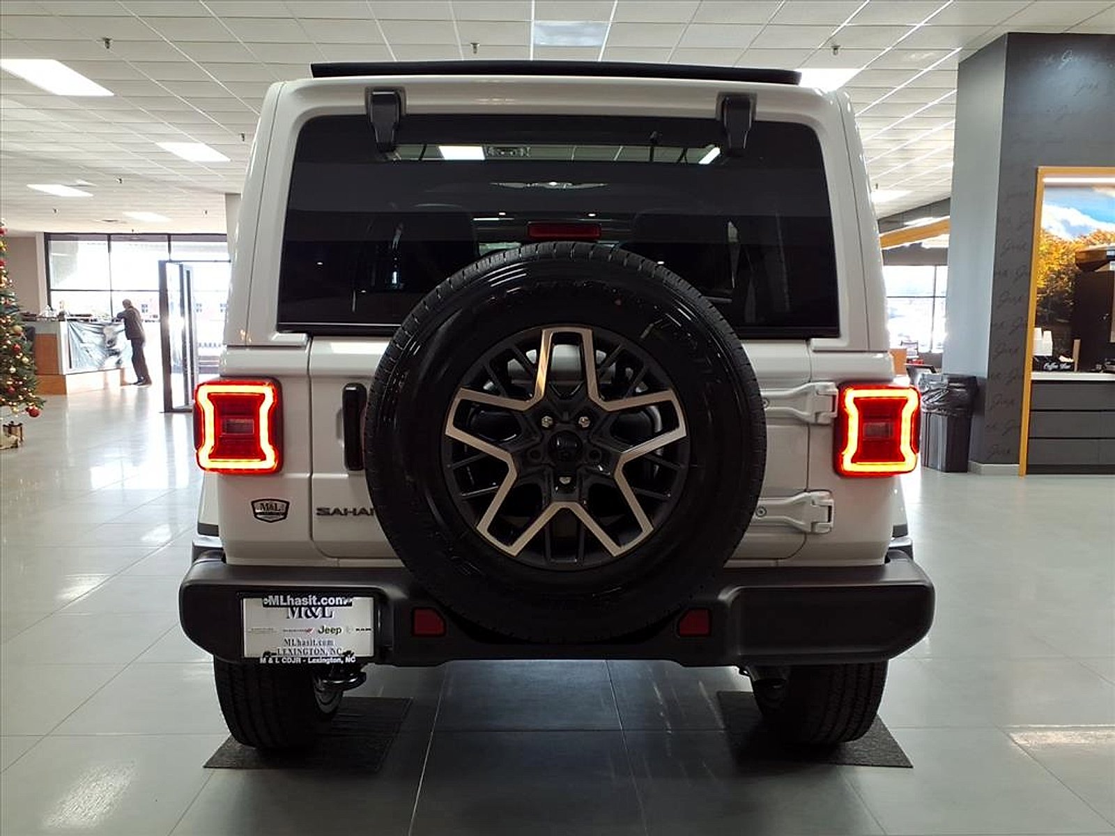 2026 Jeep Wrangler 4-Door Sahara - Photo 14