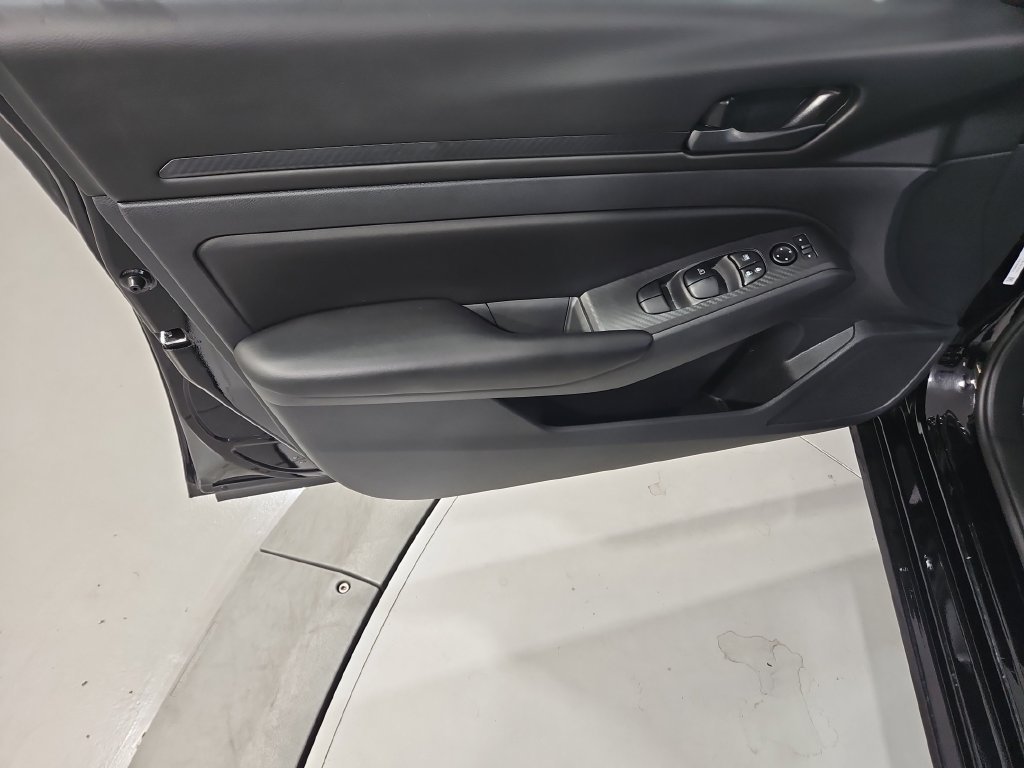 Used 2025 Black Nissan 2.5 S image 12