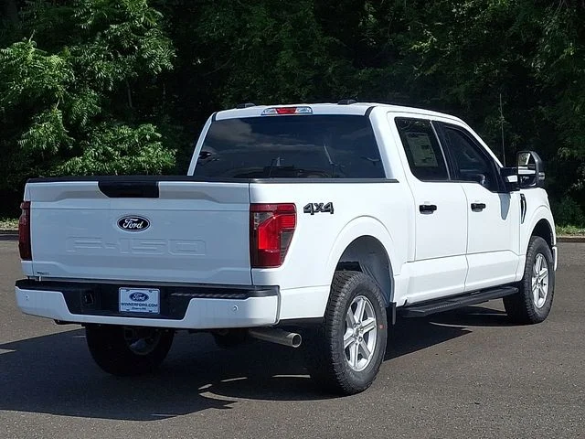 New 2026 Oxford White Ford XLT image 4