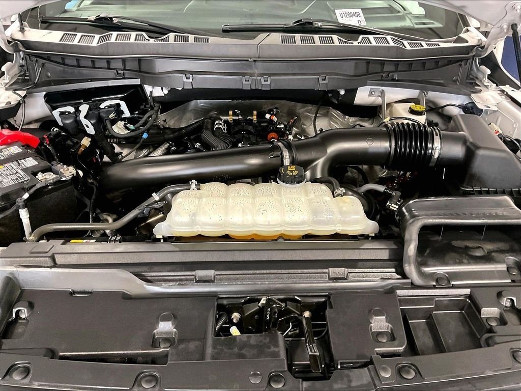 Used 2025 White Ford Platinum image 30