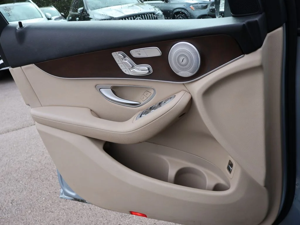 Used 2018 Diamond Silver Metallic Mercedes-Benz GLC 300 image 36