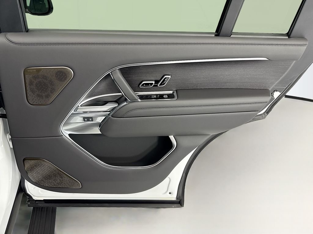 New 2026 Fuji White Land Rover Autobiography image 25