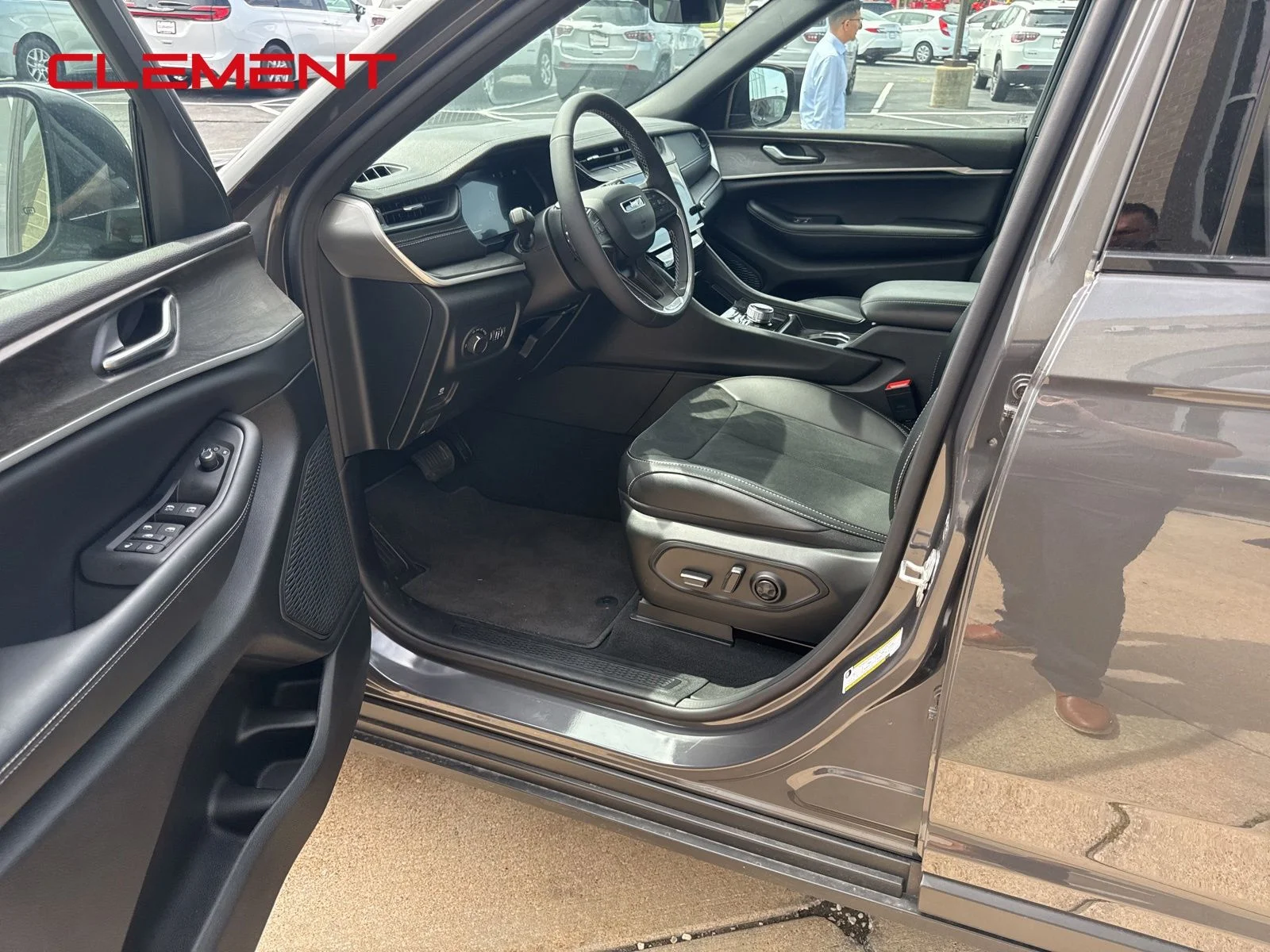 New 2026 Baltic Gray Metallic Clear-Coat Exterior Paint Jeep Altitude image 18