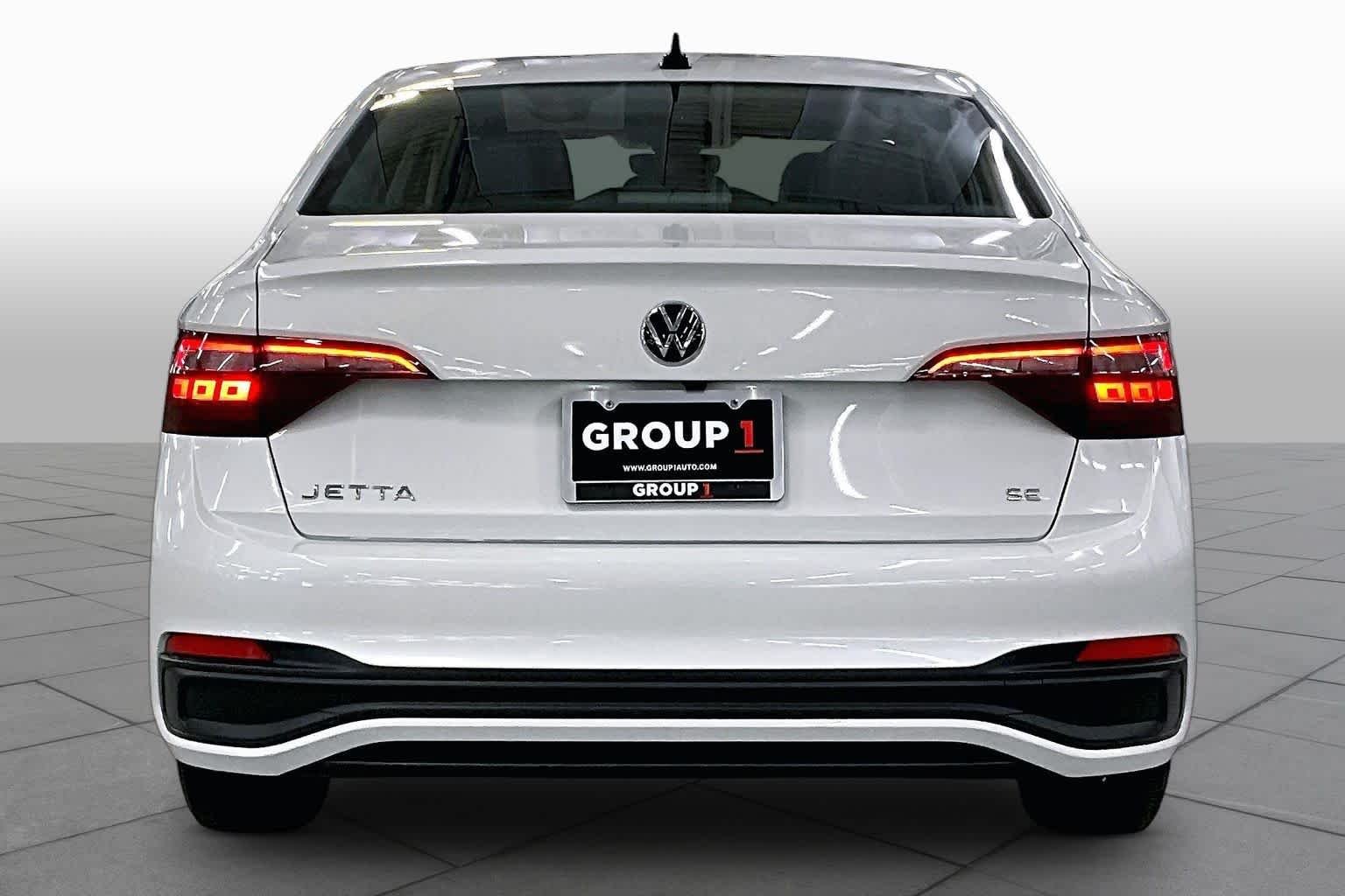 Pre-Owned 2023 Volkswagen Jetta SE