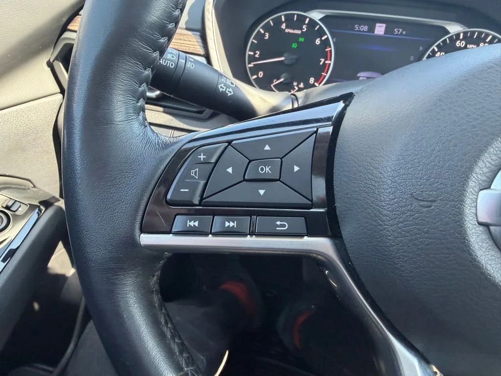 Used 2020 Blue Nissan 2.5 SL image 42