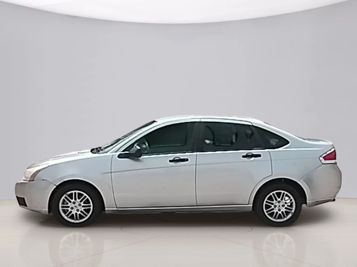 Used 2010 Silver Ford SE image 3