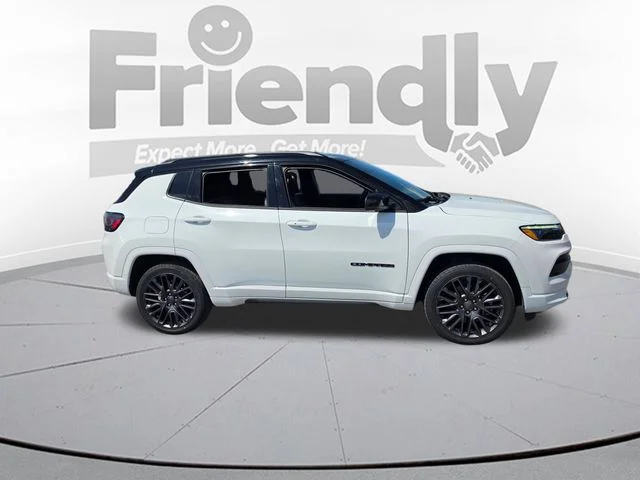 Used 2023 White Jeep Limited image 4