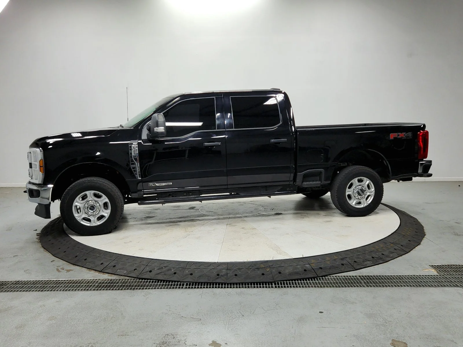 Used 2025 Black Ford XLT image 5