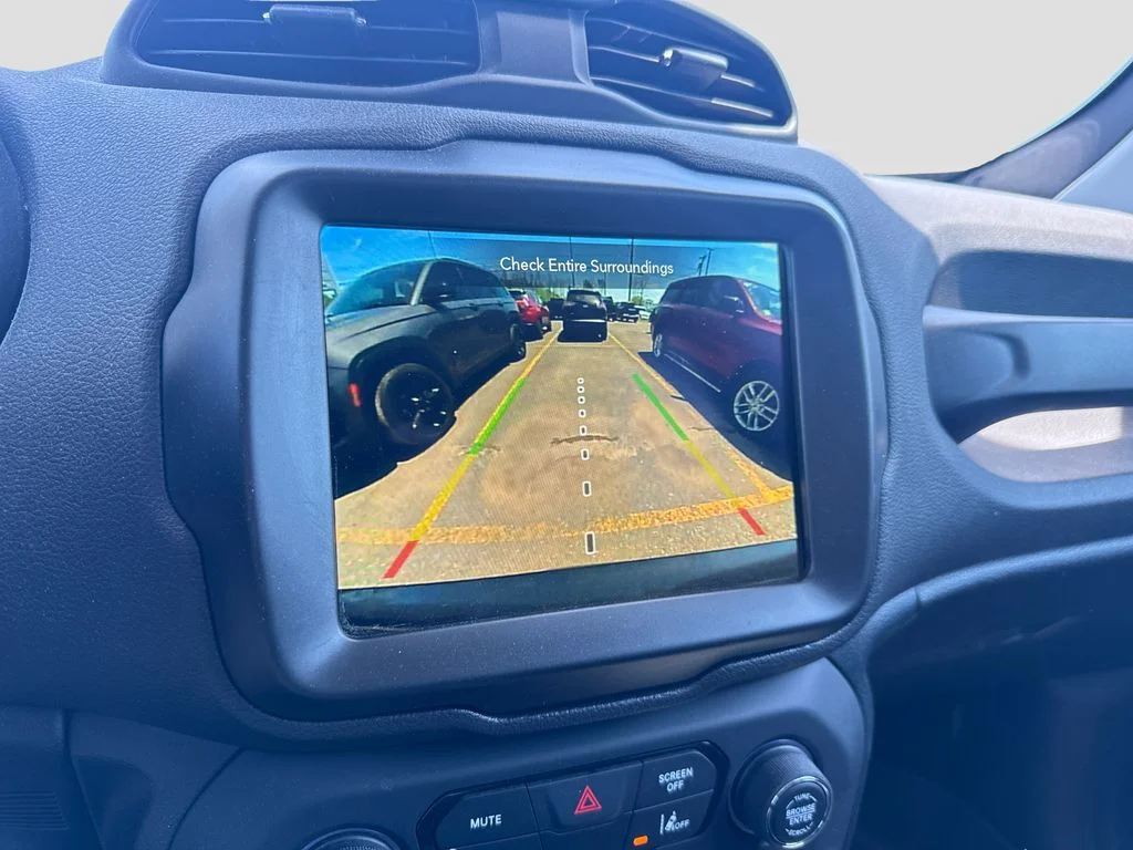 Used 2023 Gray Jeep Altitude image 19