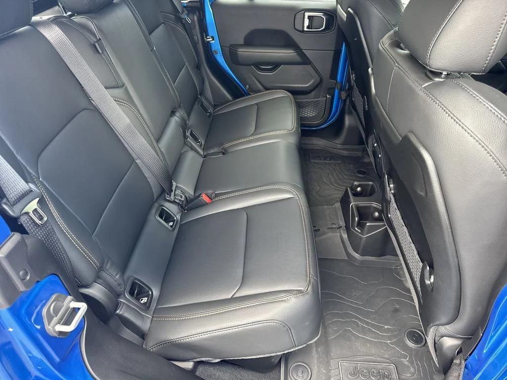 Used 2025 Blue Jeep High Tide image 15