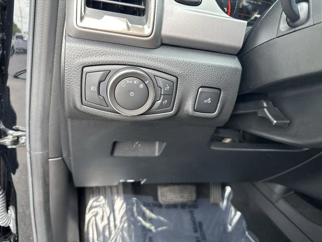 Used 2020 Black Ford XLT image 26