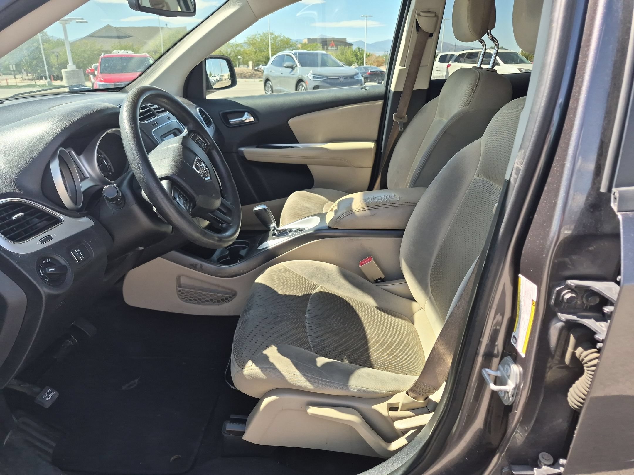 Used 2018 Granite Pearlcoat Dodge SE image 15