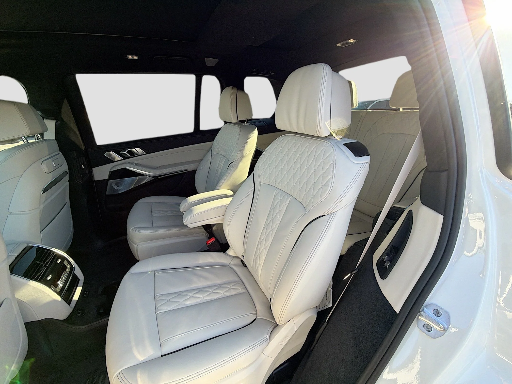 New 2026 Alpine White BMW ALPINA XB7 image 22