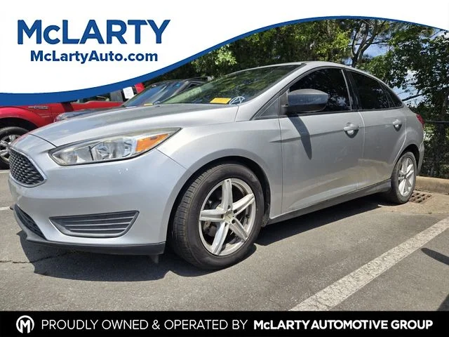 Used 2018 Ingot Silver FORD SE image 1
