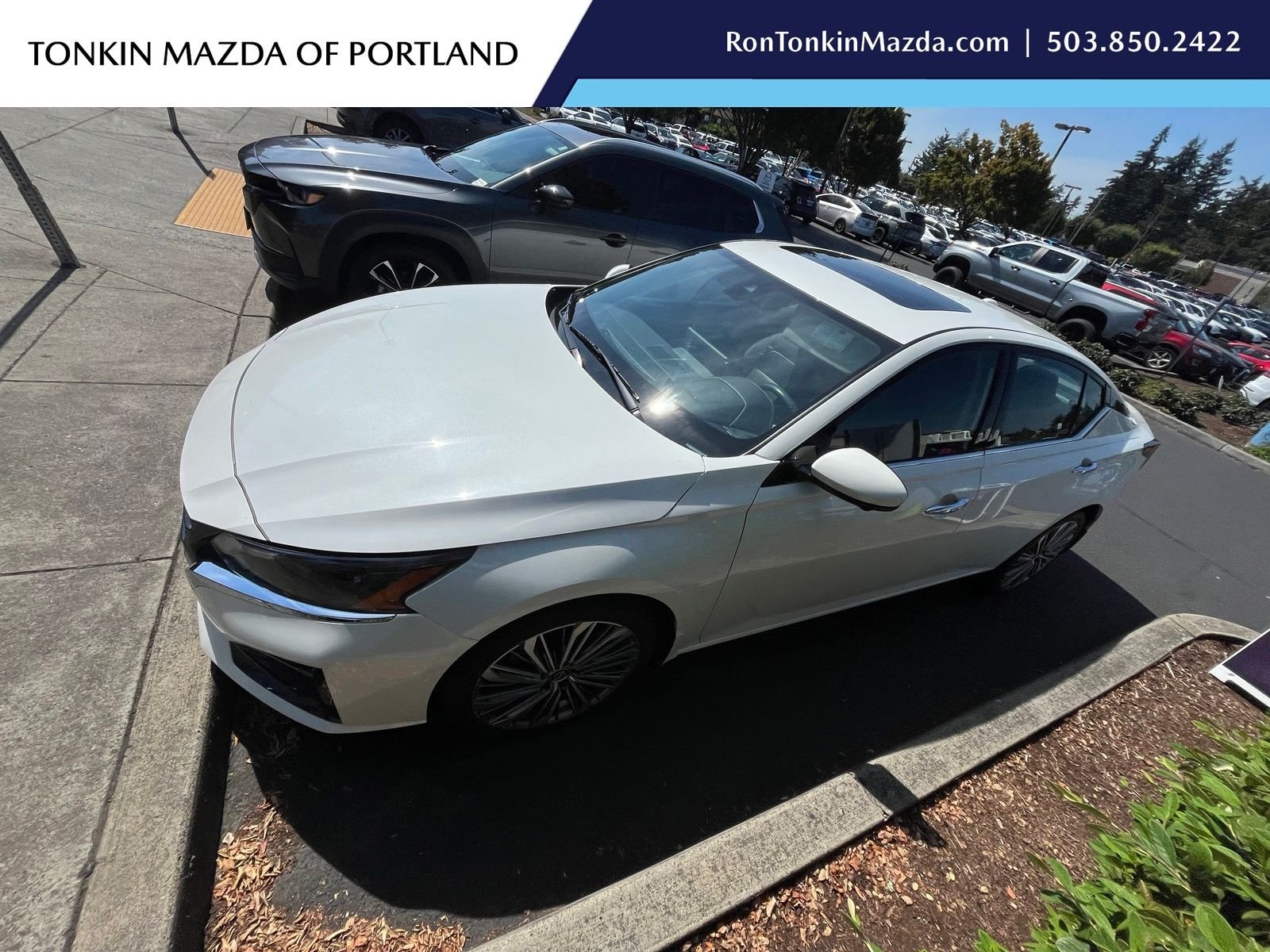 Used 2023 Pearl White Nissan 2.5 SL image 1