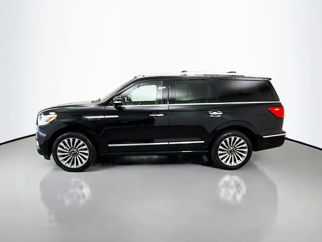 Used 2019 Black Lincoln Reserve image 4