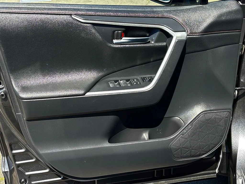 Used 2022 Magnetic Gray Metallic w/Midnight Black Metallic Roof Toyota XSE image 16