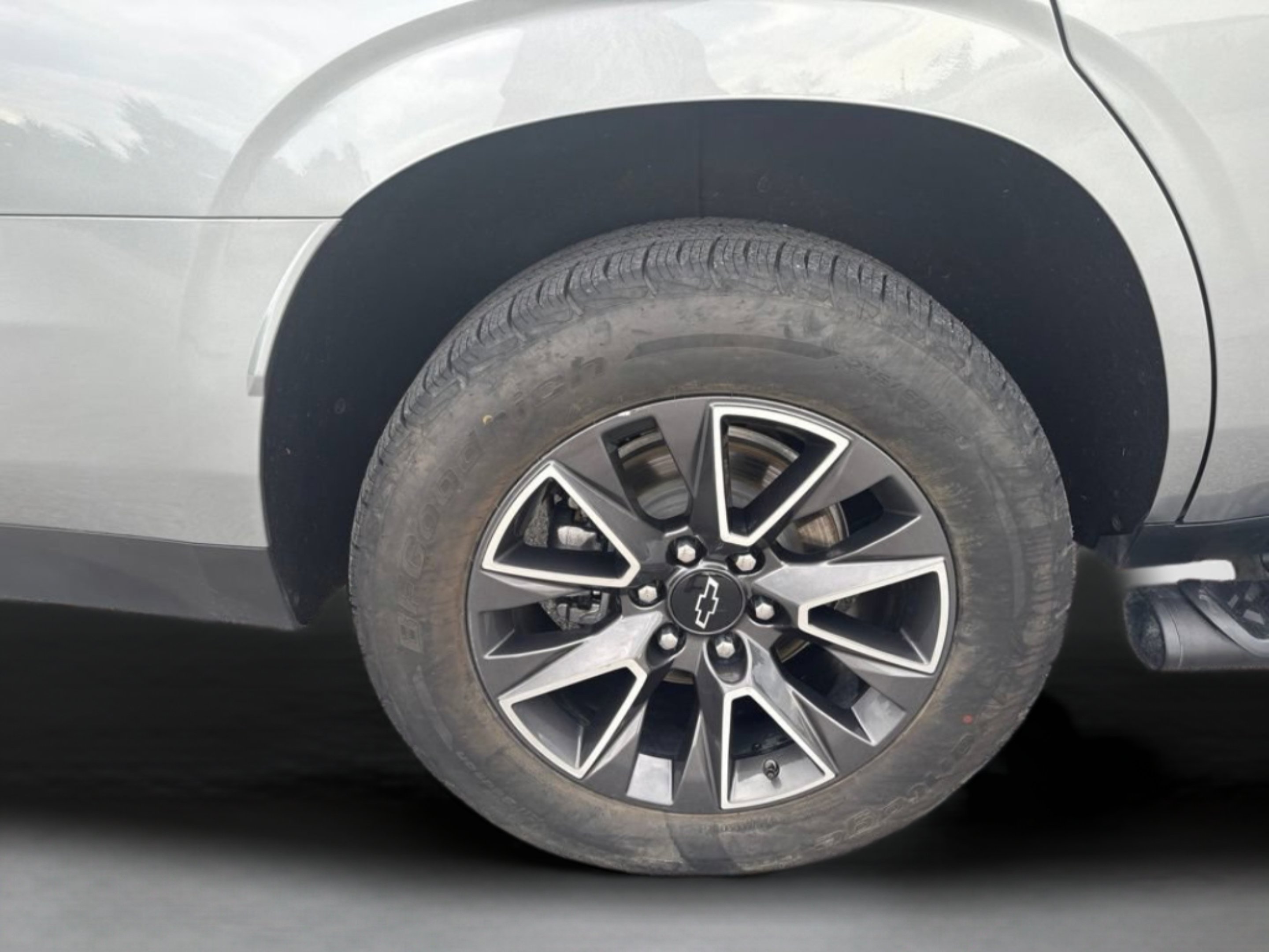 Used 2023 Sterling Gray Metallic Chevrolet Z71 image 36