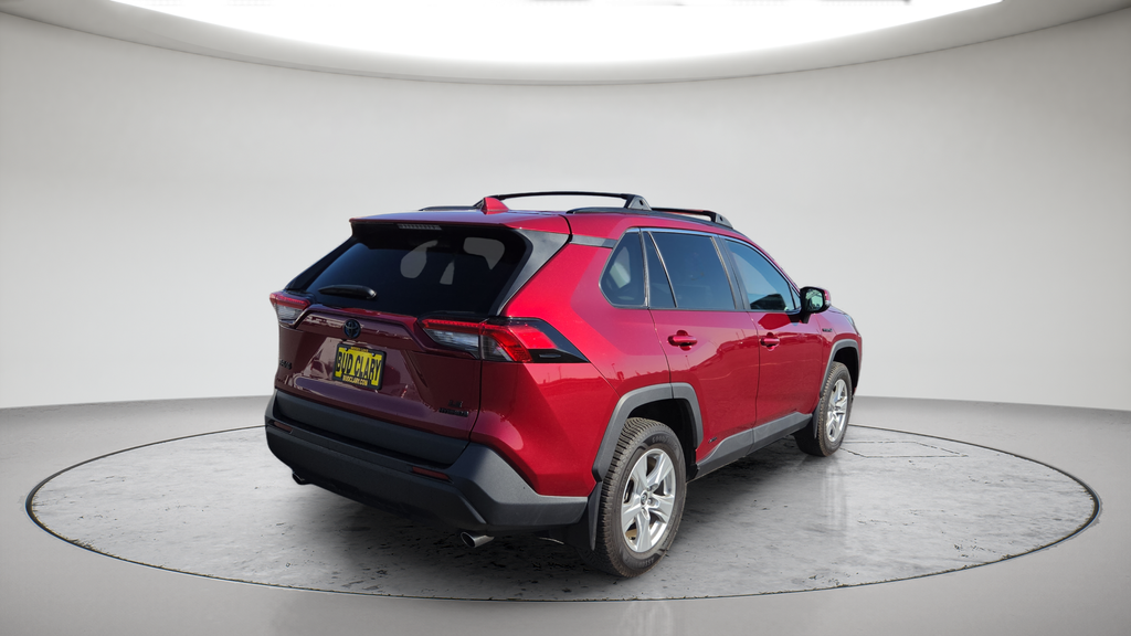 Used 2020 Red Toyota LE image 8