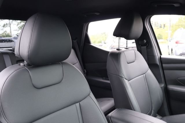 Used 2025 Green Hyundai SEL image 19