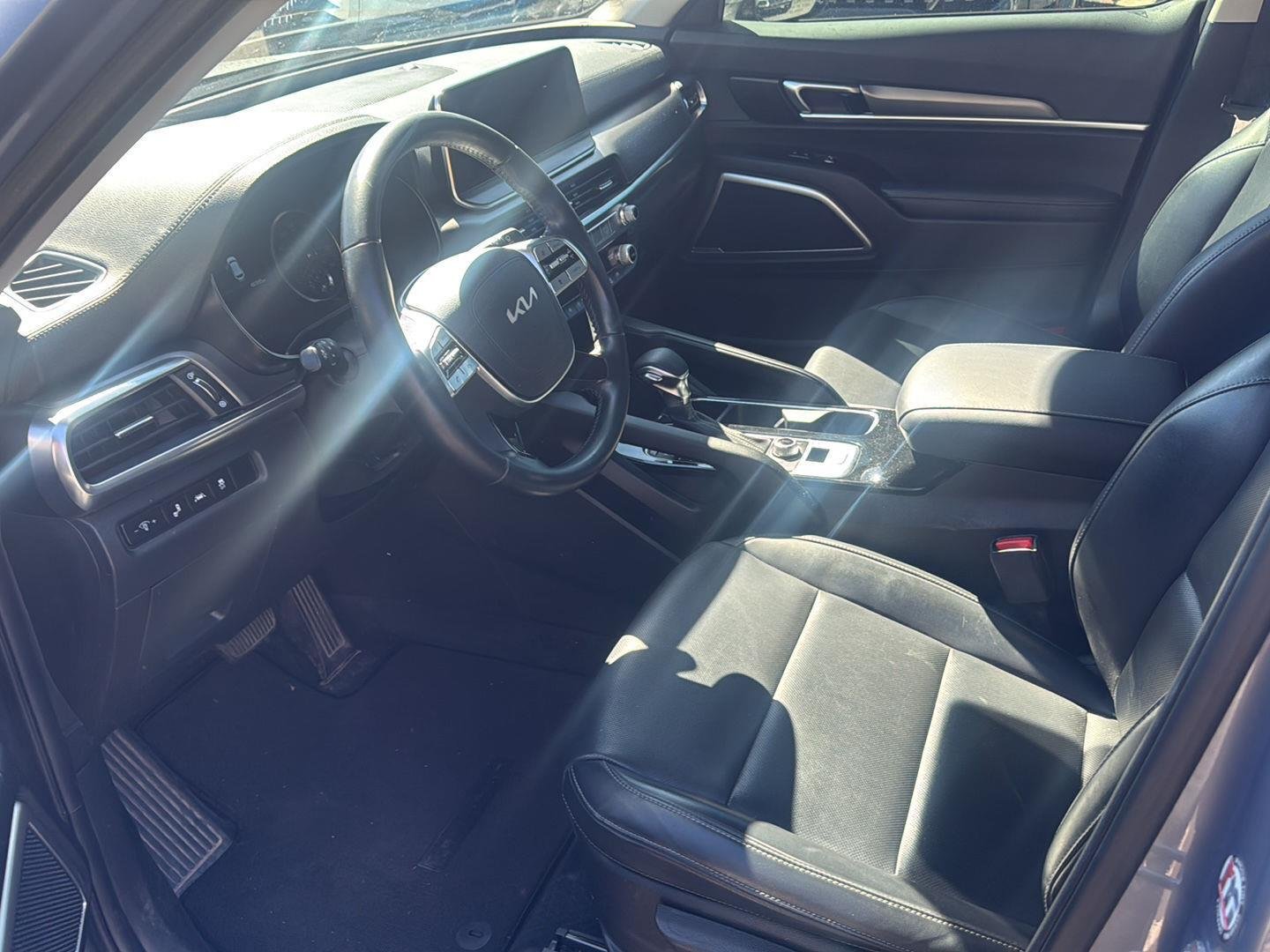 Used 2022 Everlasting Silver Kia LX image 7