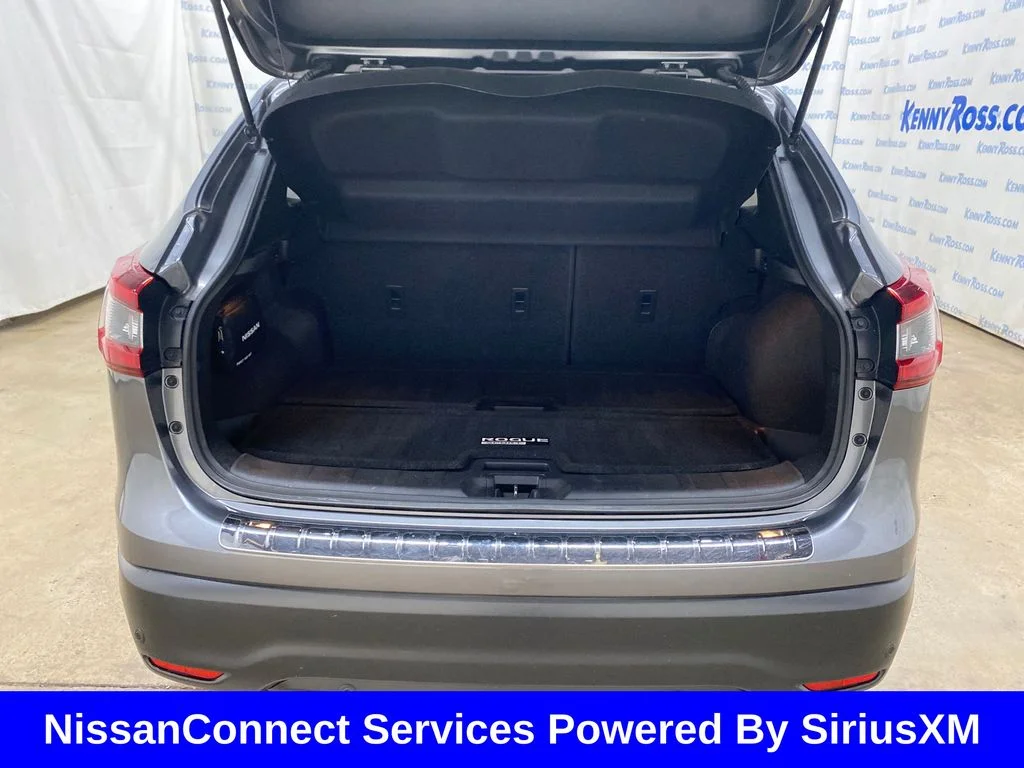 Used 2020 Gray Nissan SL image 16
