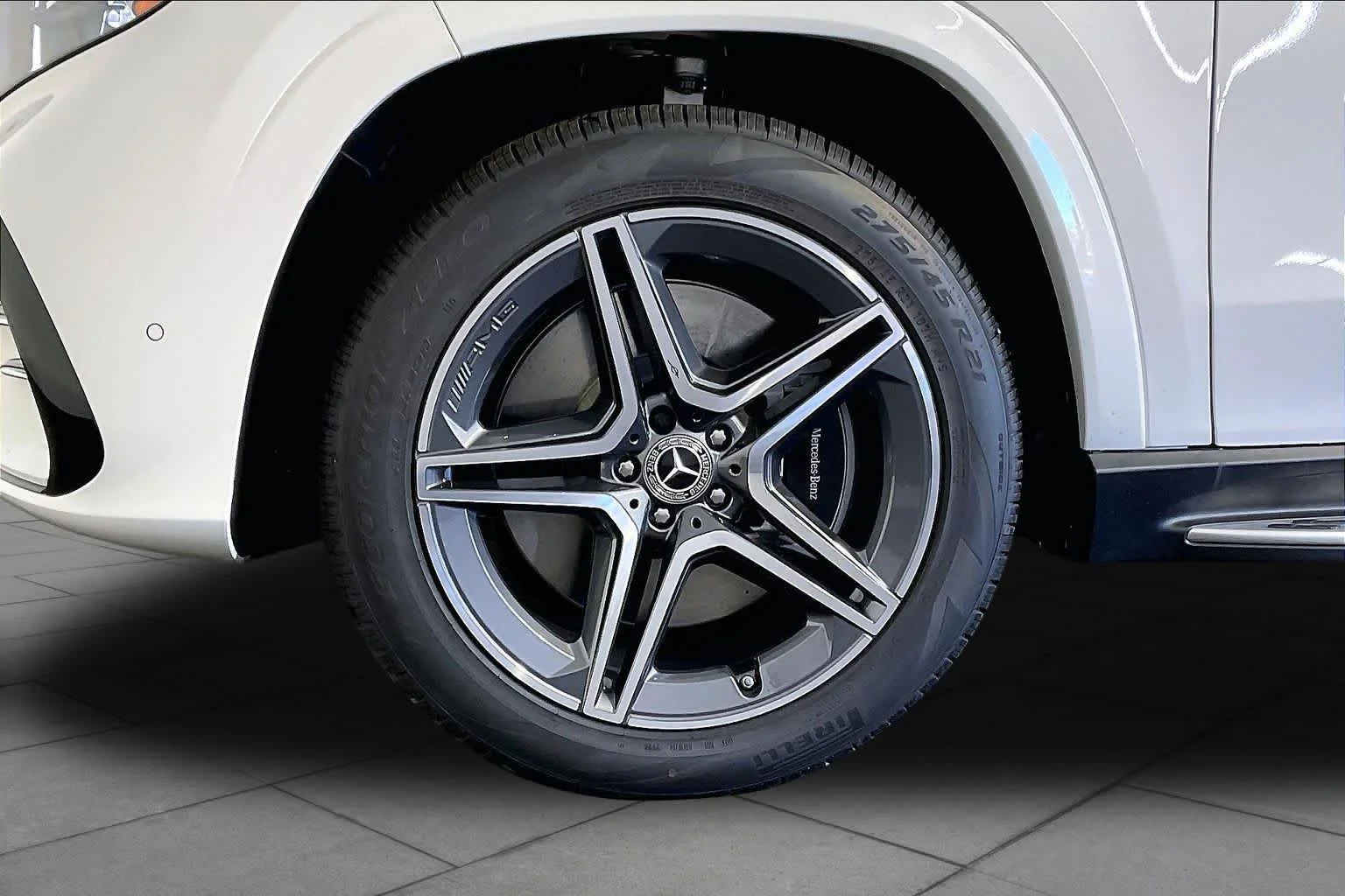 New 2027 Polar White Mercedes-Benz GLS 450 image 17