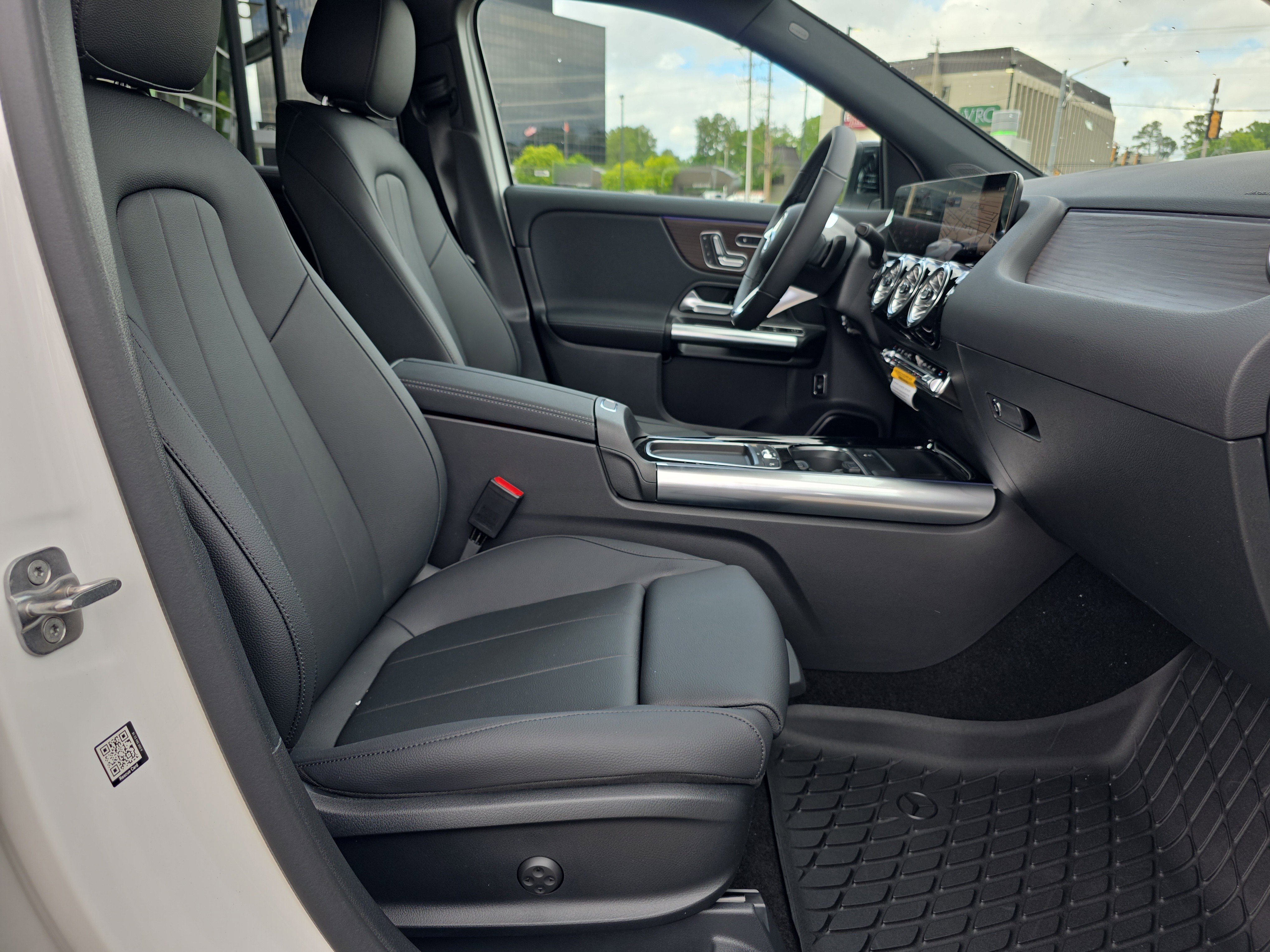 New 2026 Polar White Mercedes-Benz GLA 250 image 44