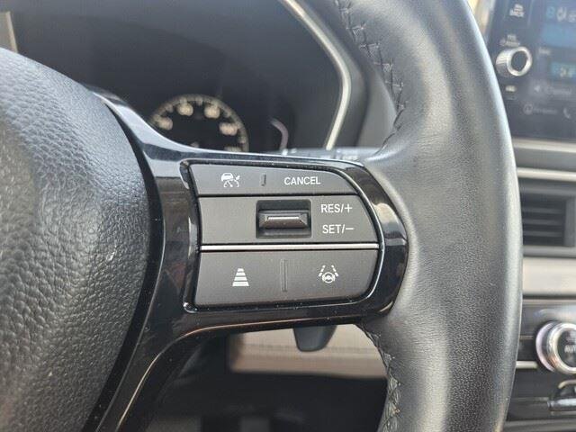 Used 2025 Platinum White Pearl Honda Touring image 14