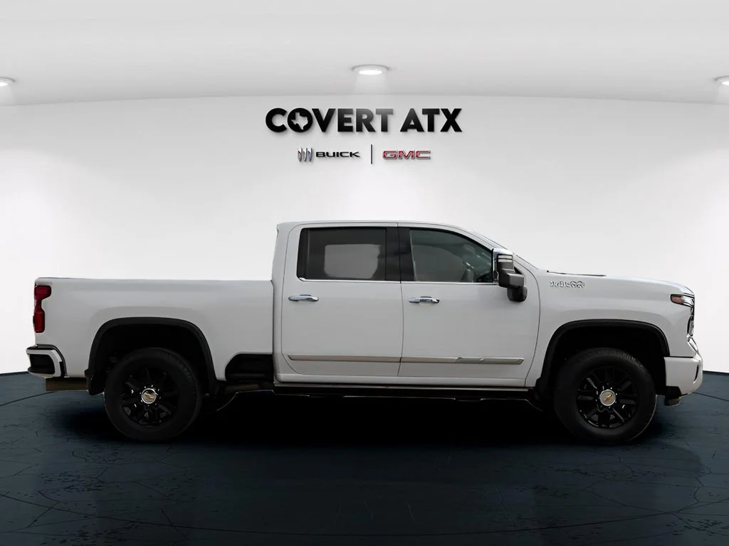 Used 2024 White Chevrolet High Country image 8