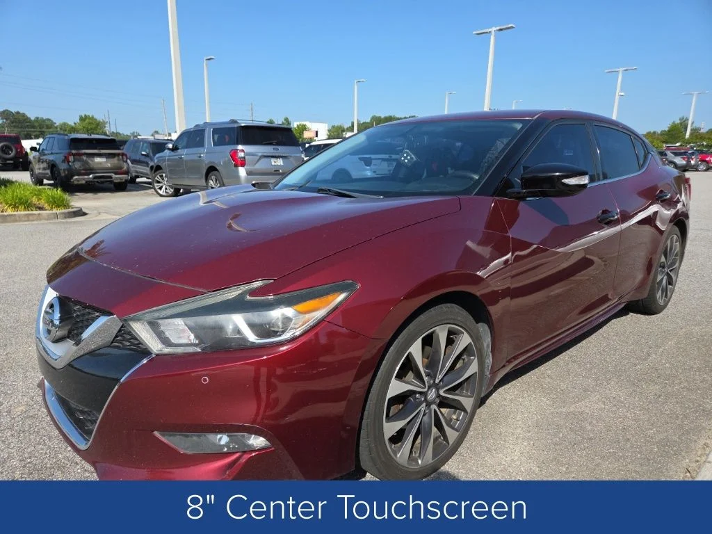 Used 2017 Red Nissan SR image 4
