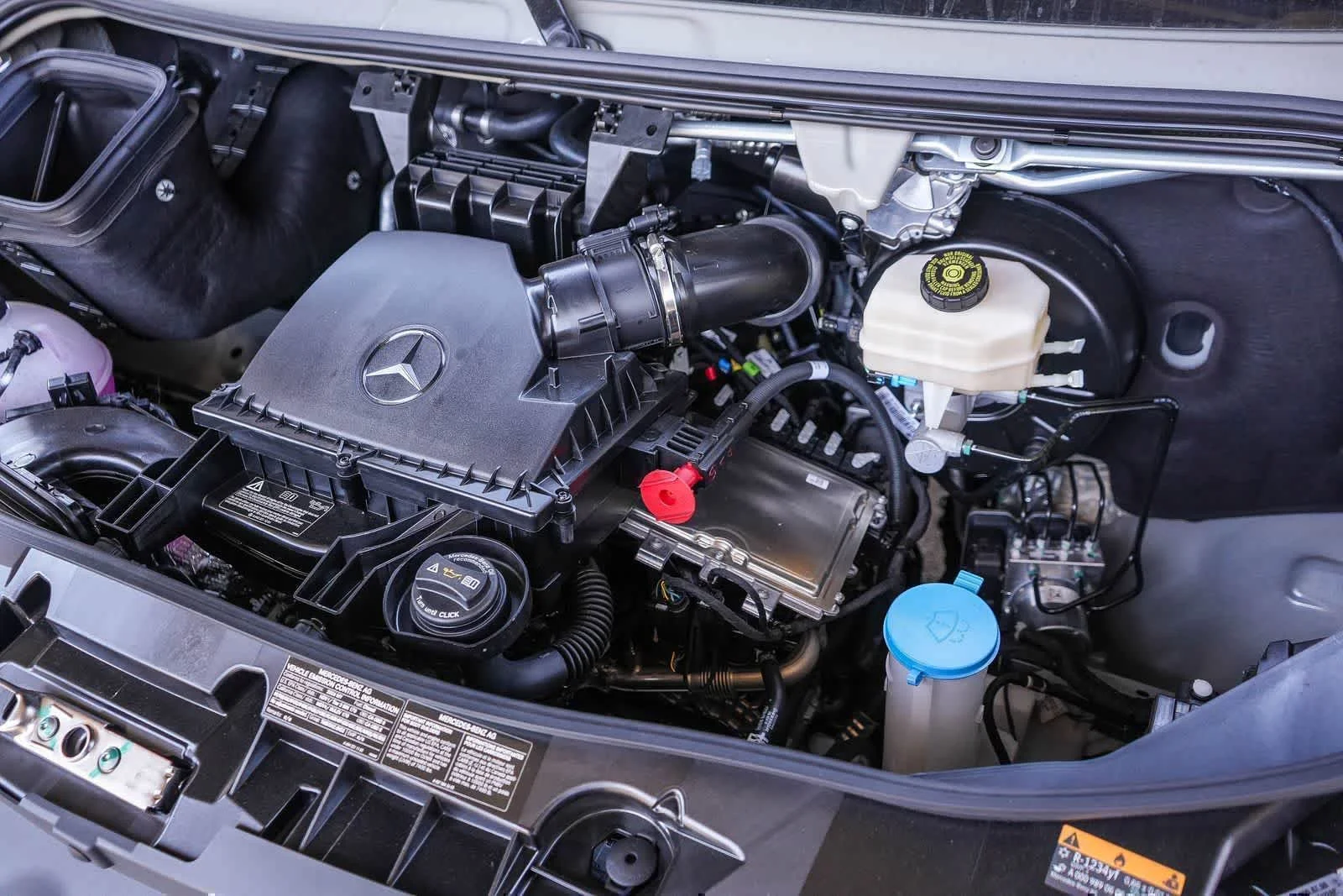 New 2026 Stone Gray Mercedes-Benz Passenger 144WB High Roof AWD 2.0L I4 Diesel Turbo image 36