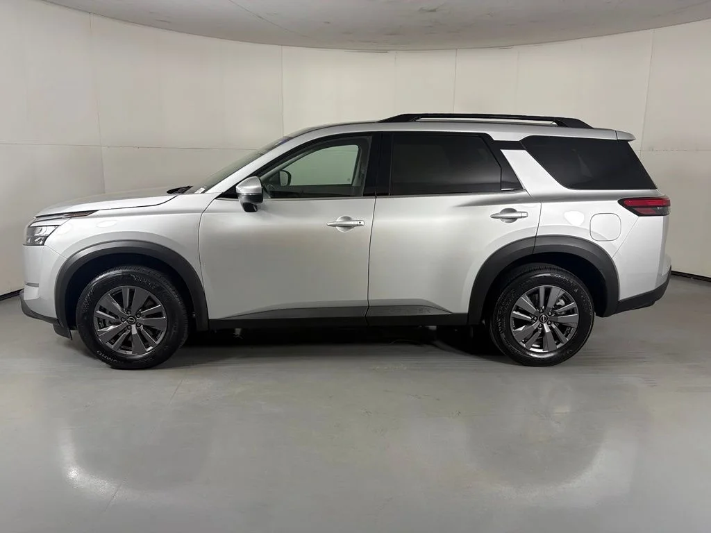 Used 2024 Silver Nissan SV image 5