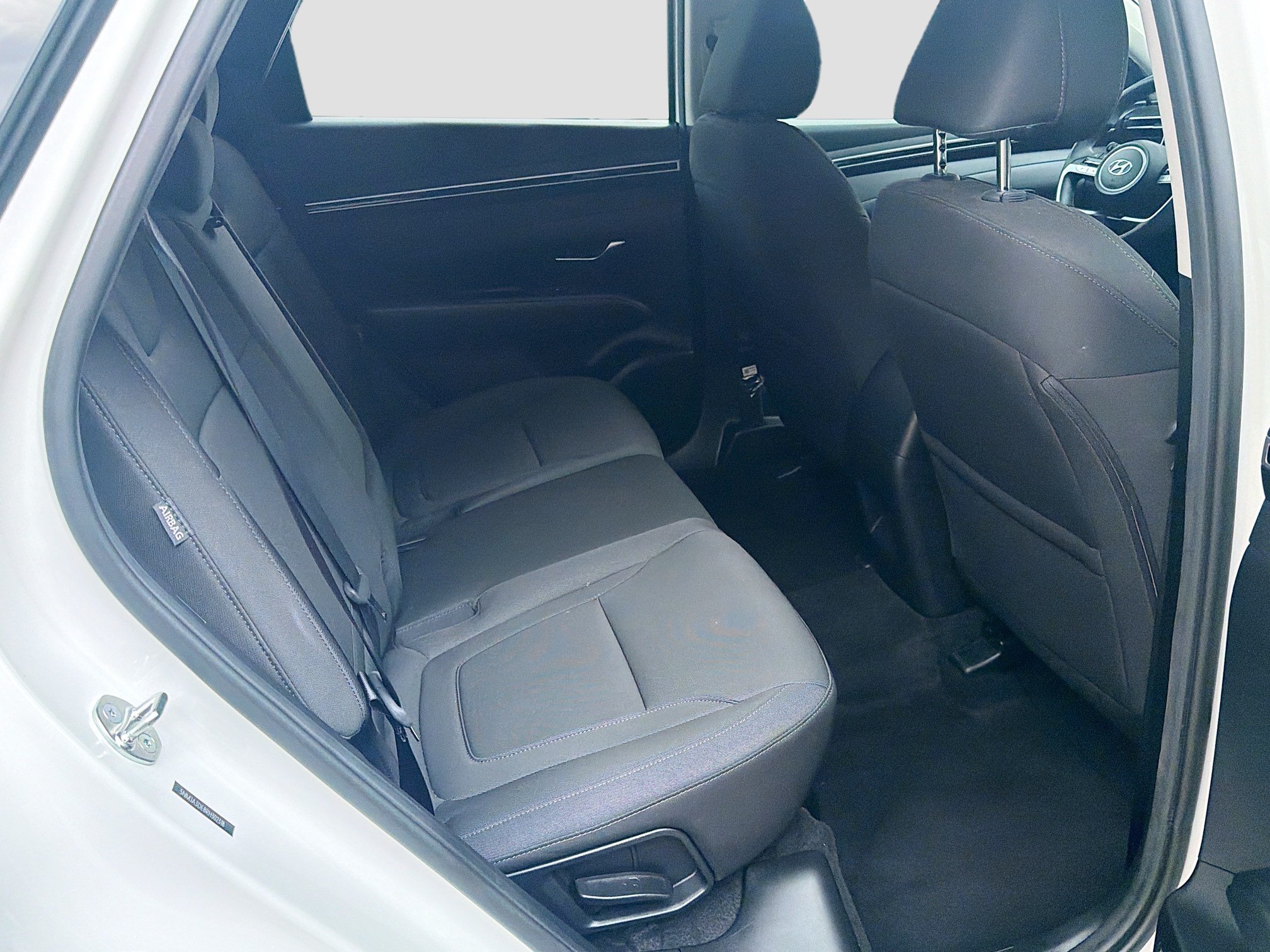 Used 2024 White Pearl Hyundai SE image 25