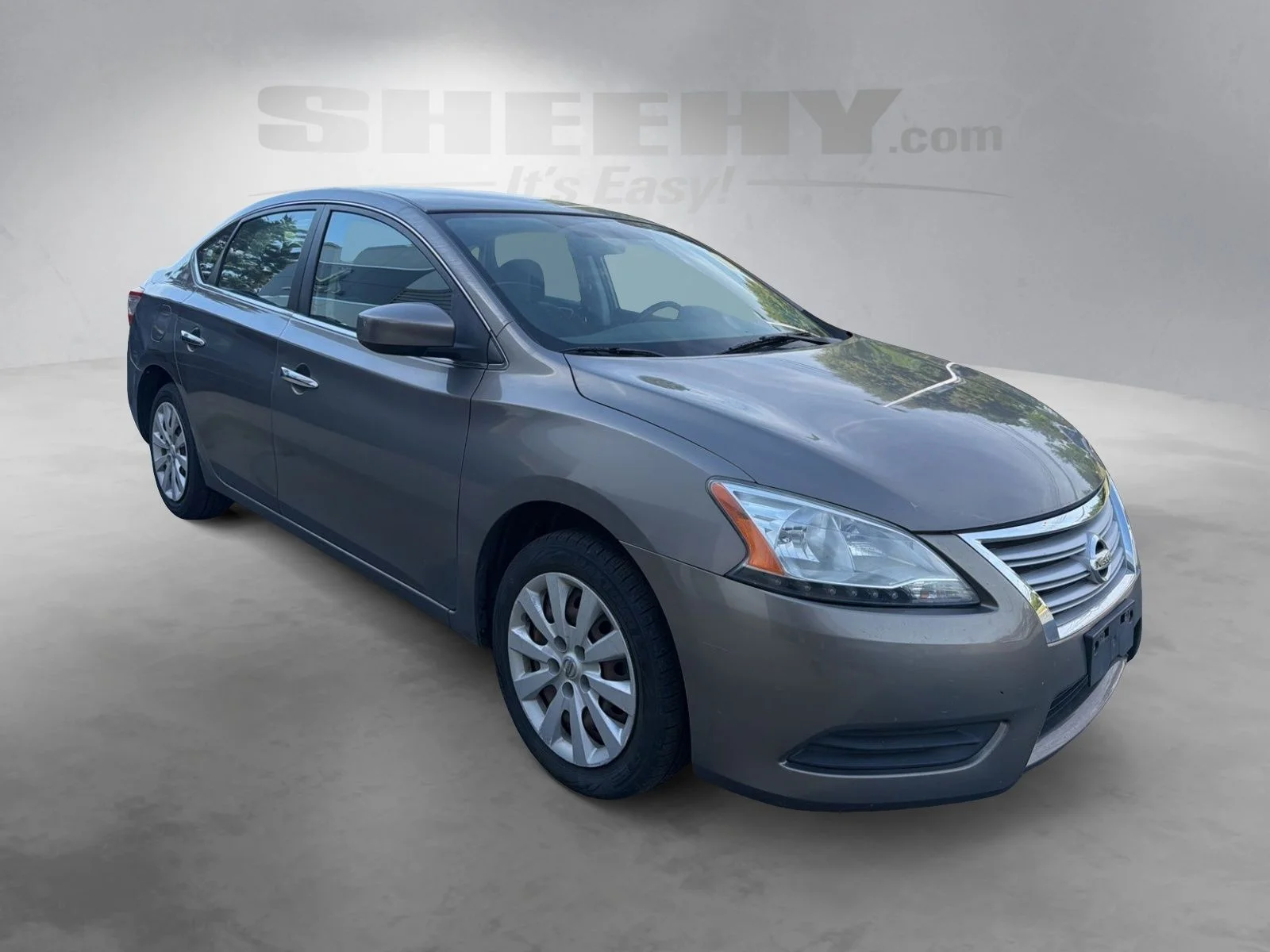 Used 2015 Silver Nissan SV image 2