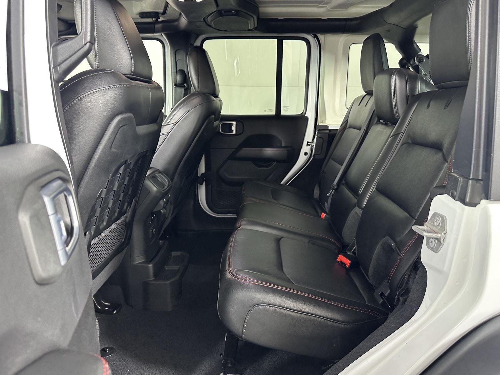 Used 2021 Bright White Clearcoat Jeep Unlimited Rubicon image 29