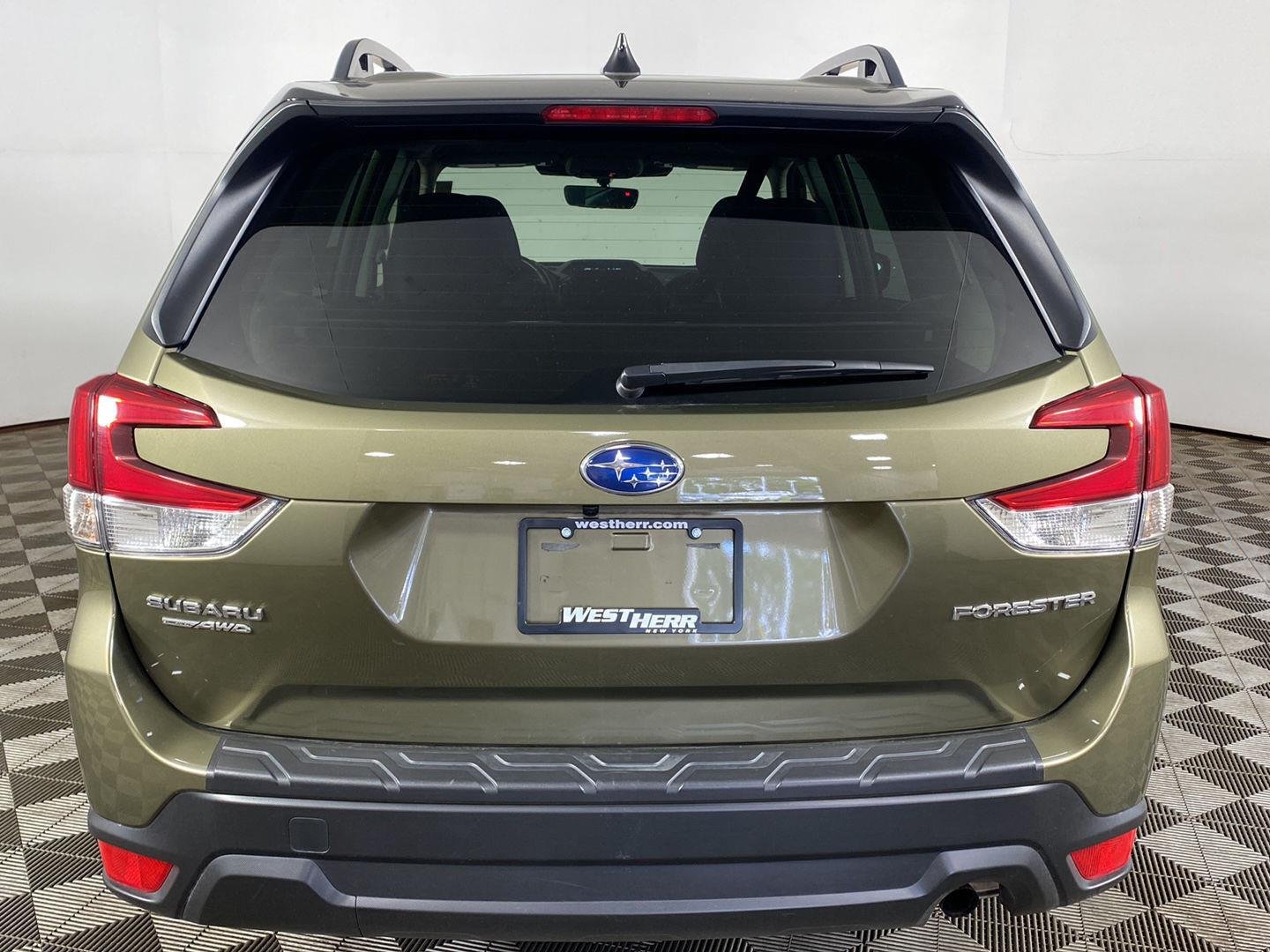 Used 2024 Autumn Green Metallic Subaru Premium image 6